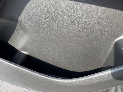 Used 2022 Chevrolet Traverse LT FWD image 28