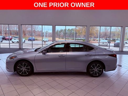 Certified 2022 Lexus ES 350 w/ Premium Package image 4