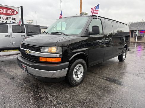 Used 2017 Chevrolet Express 3500 LT w/ LT Preferred Equipment Group image 2