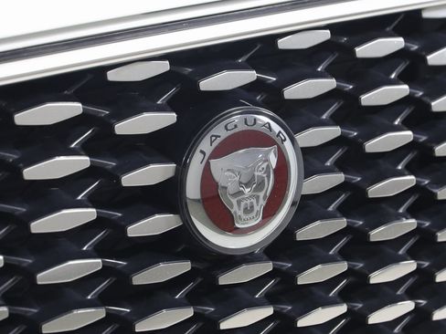 Used 2023 Jaguar F-PACE S image 22