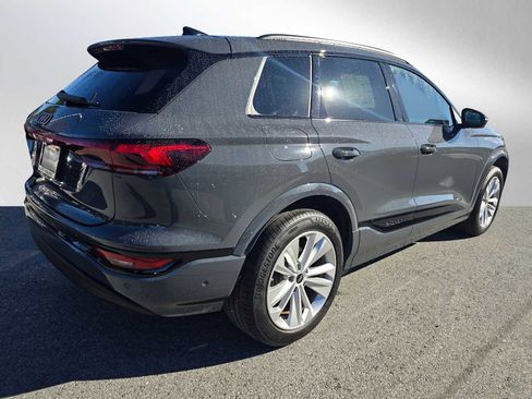 Used 2025 Audi Q6 e-tron Premium w/ Convenience Package image 3