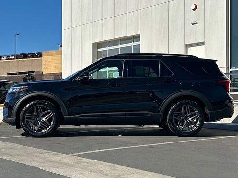 New 2026 Ford Explorer ST w/ Sun And Sound Package image 6