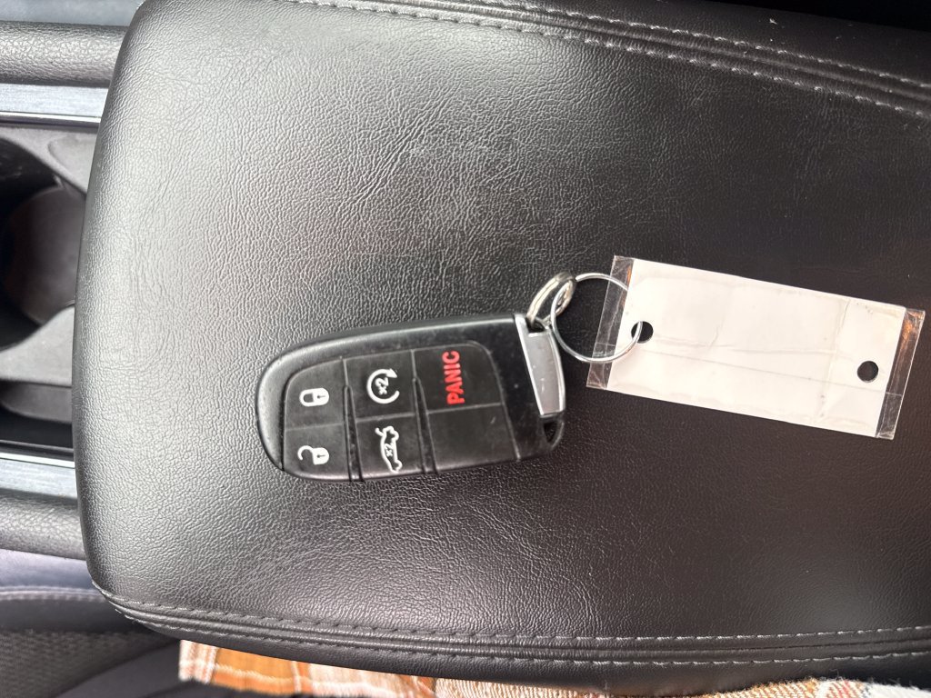 Used 2015 Chrysler 200 S w/ Comfort Group FWD image 28