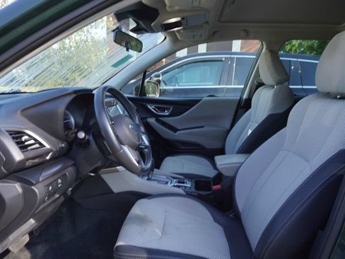 Used 2023 Subaru Forester Premium AWD/4WD image 2