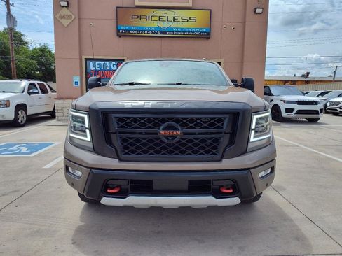 Used 2021 Nissan Titan PRO-4X w/ Pro-4x Convenience Package AWD/4WD image 10