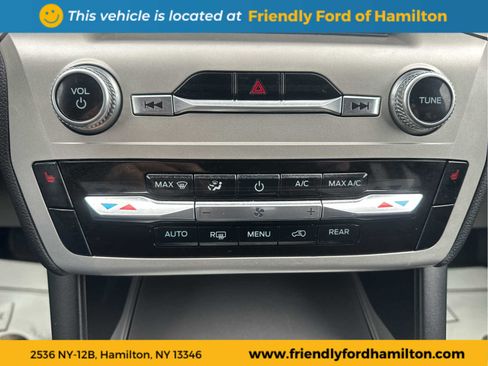 Used 2022 Ford Explorer XLT image 40