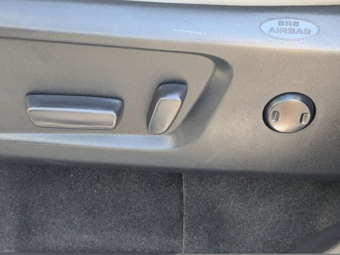 Used 2019 Toyota Tundra Limited w/ Limited Premium Package image 18