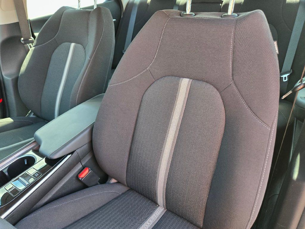 Certified 2023 Hyundai Sonata SEL w/ Preferred Accessory Package FWD image 16