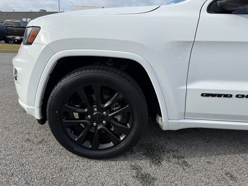 Used 2019 Jeep Grand Cherokee Altitude image 27