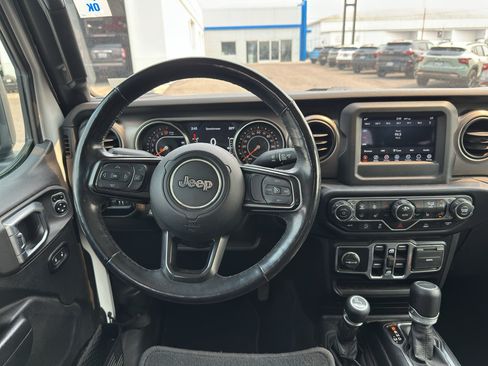 Used 2020 Jeep Gladiator Sport w/ Quick Order Package 24S AWD/4WD image 18