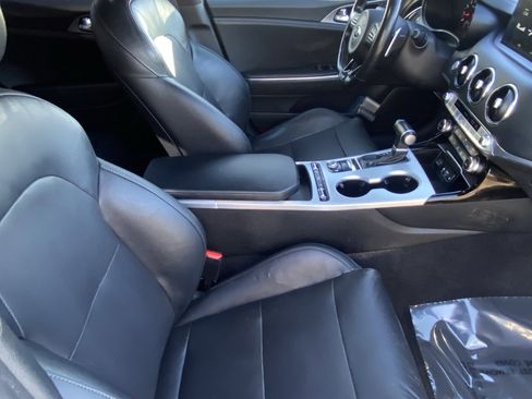 Used 2020 Kia Stinger GT1 image 11
