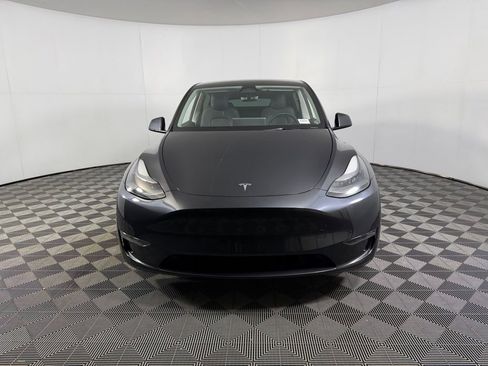 Used 2025 Tesla Model Y Long Range image 4