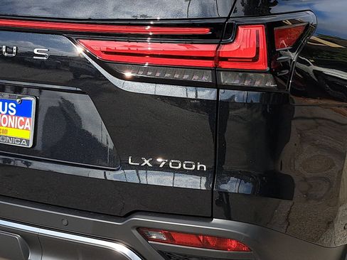 Used 2026 Lexus LX 700h F Sport w/ Accessory Package (Z1) AWD/4WD image 39