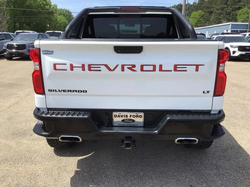 Used 2021 Chevrolet Silverado 1500 LT Trail Boss w/ Convenience Package II image 9