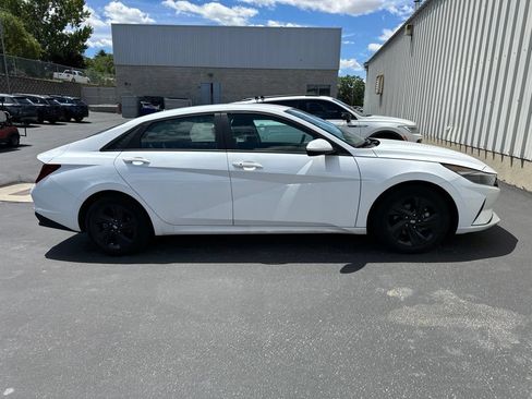 Used 2023 Hyundai Elantra SEL FWD image 3
