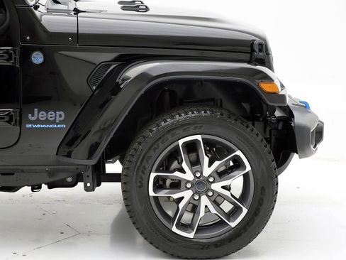 Used 2024 Jeep Wrangler Unlimited w/ Convenience Group image 4