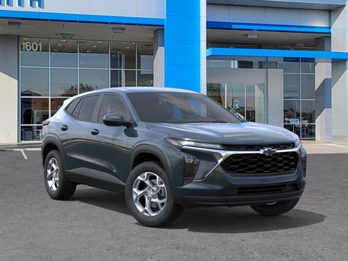 New 2026 Chevrolet Trax LS w/ LS Convenience Package FWD image 7