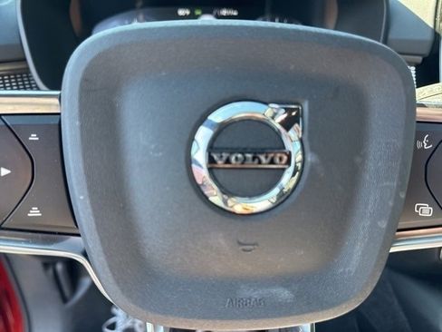 Used 2022 Volvo XC40 T5 R-Design w/ Advanced Package image 7