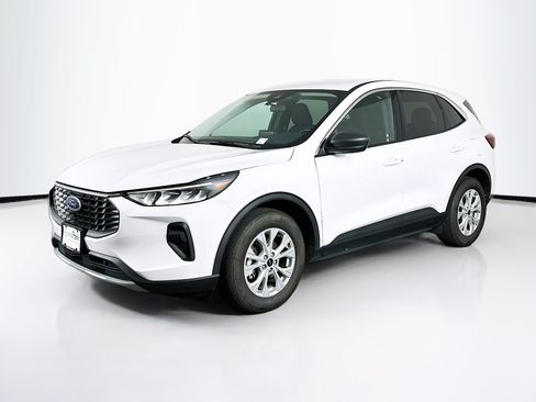 Used 2024 Ford Escape Active FWD image 3