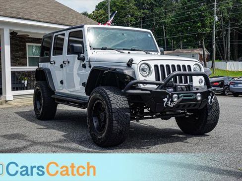 Used 2018 Jeep Wrangler Unlimited Sahara AWD/4WD image 10