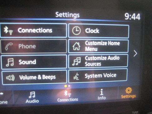 Used 2024 Nissan Frontier S RWD image 22