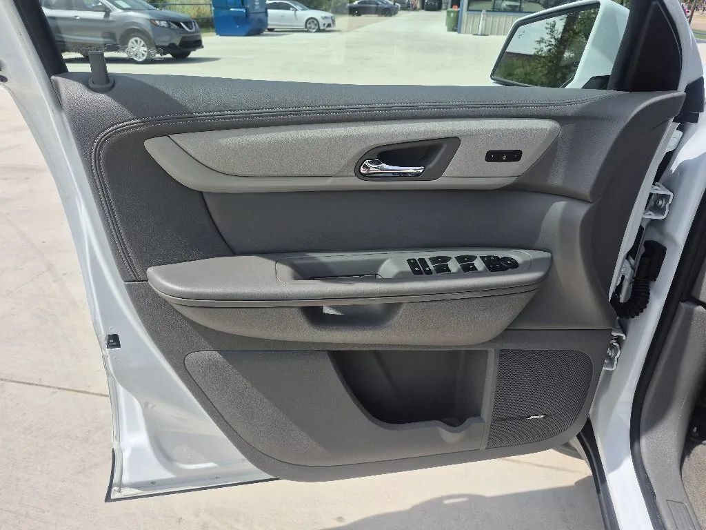 Used 2016 Chevrolet Traverse LT FWD image 11