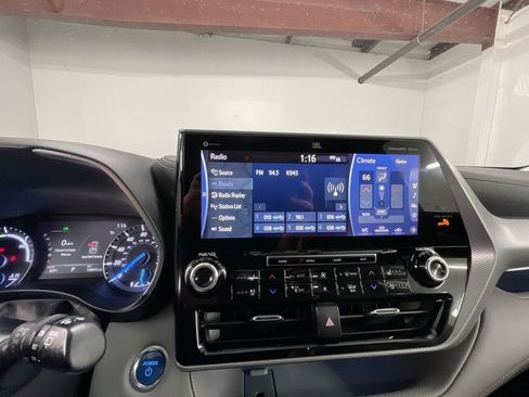 Used 2020 Toyota Highlander Platinum image 13
