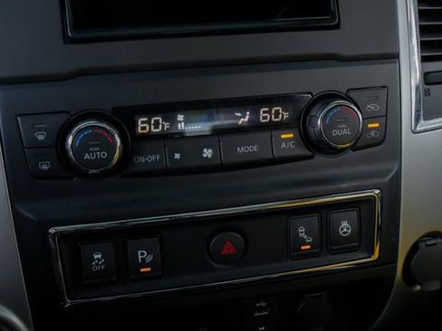 Used 2018 Nissan Titan PRO-4X w/ Pro-4x Convenience Package image 53