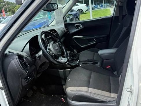 Used 2021 Kia Soul EX FWD image 9