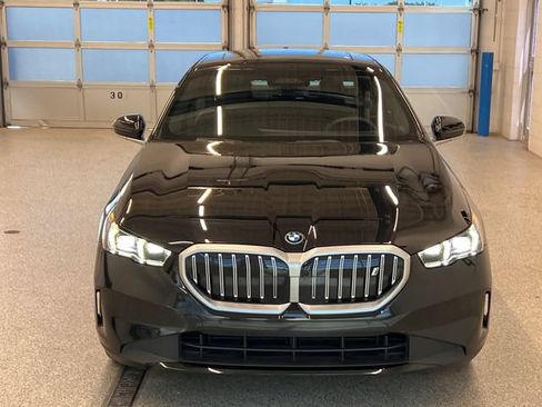 Used 2026 BMW i5 eDrive40 AWD/4WD image 3