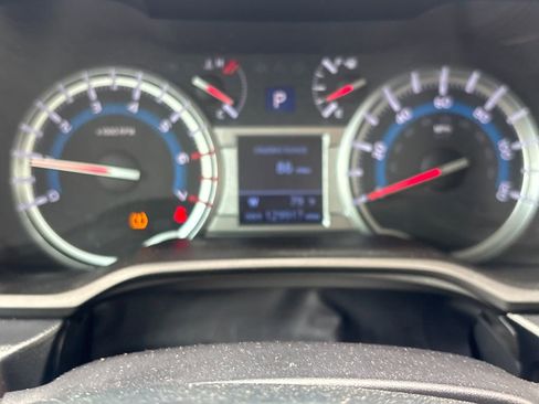 Used 2015 Toyota 4Runner SR5 RWD image 21
