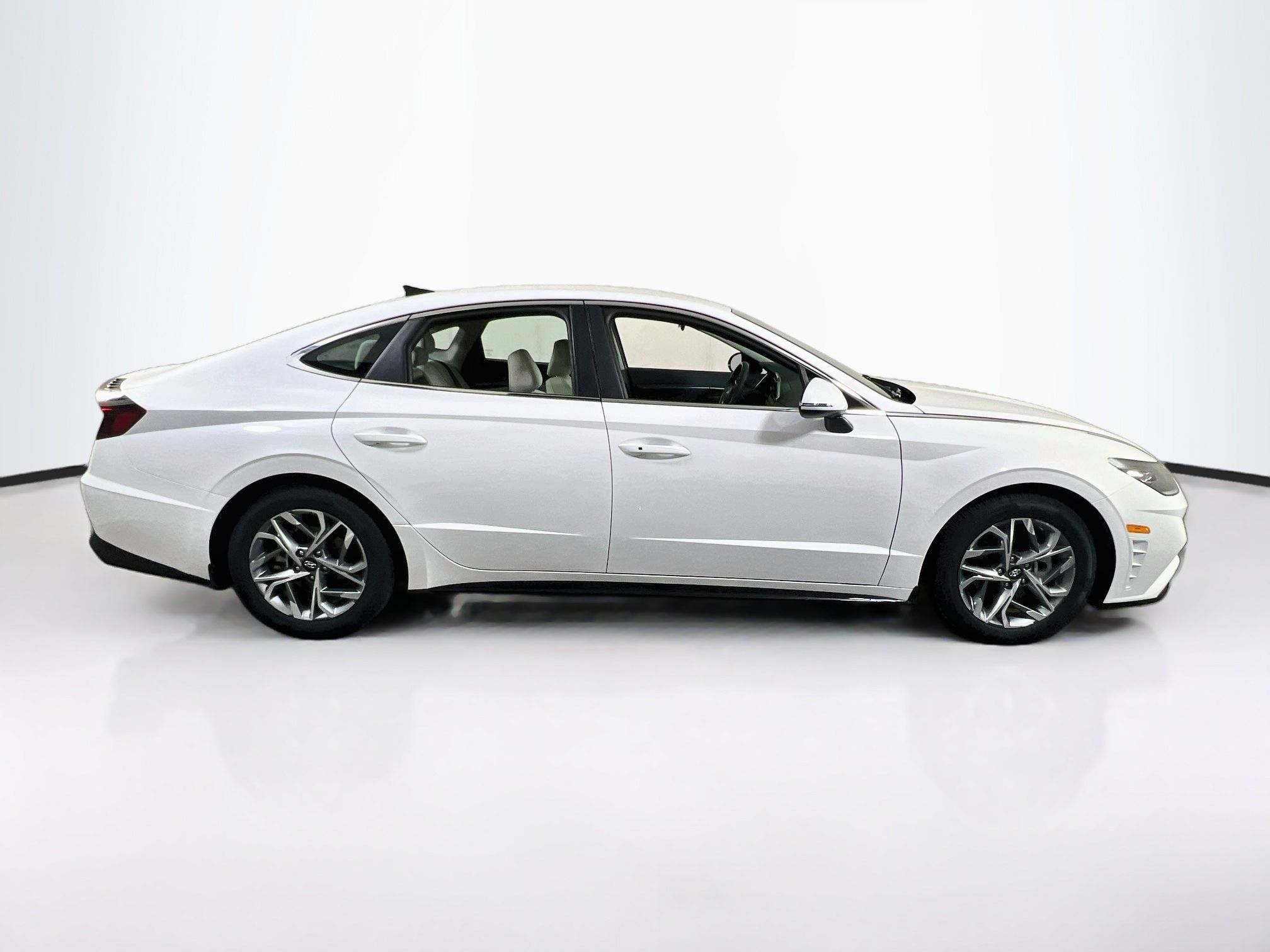 Used 2023 Hyundai Sonata SEL FWD image 4