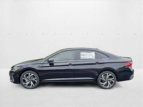 New 2025 Volkswagen Jetta SEL image 7