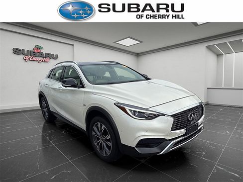 Used 2019 INFINITI QX30 Premium w/ Navigation Package image 1