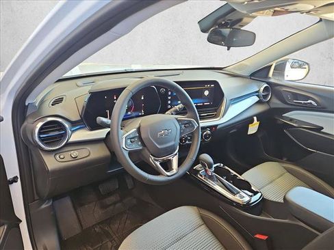 New 2026 Chevrolet Trax LT w/ Driver Confidence Package FWD image 3