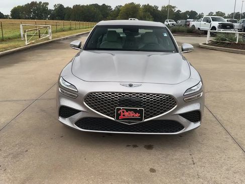 Used 2024 Genesis G70 2.5T image 3