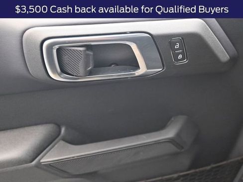 New 2025 Ford Bronco Badlands image 13