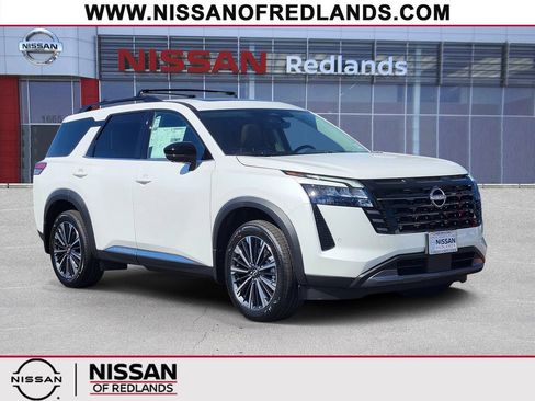 New 2026 Nissan Pathfinder Platinum w/ Cargo Package FWD image 1