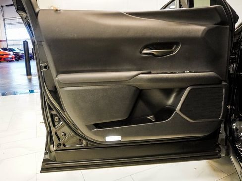 Used 2024 Lexus UX 250h AWD w/ Premium Package image 19