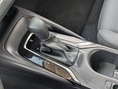Used 2025 Toyota Corolla LE FWD image 15