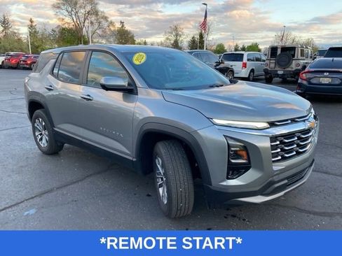 Used 2026 Chevrolet Equinox LT w/ Safety and Technology Package FWD image 4