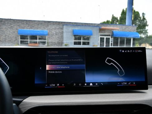 Used 2025 BMW 330i Sedan image 16