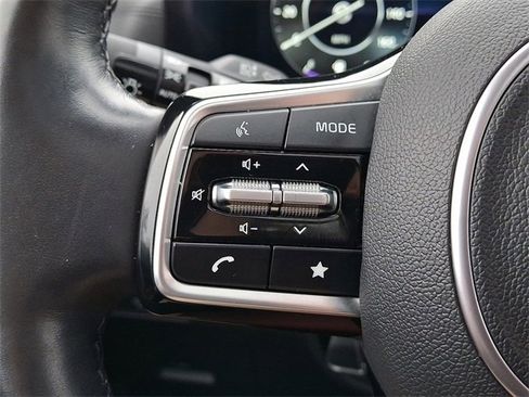 Certified 2023 Kia Carnival SX Prestige image 22