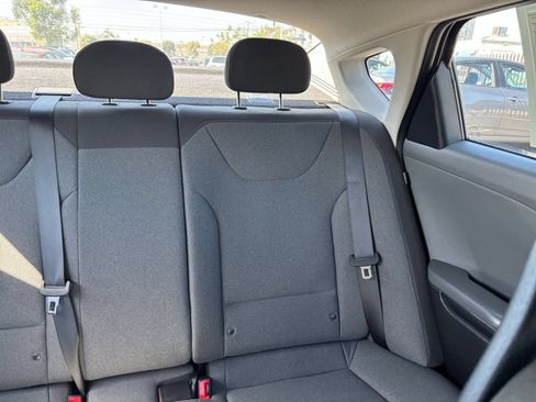 Used 2025 Kia K4 FWD image 38
