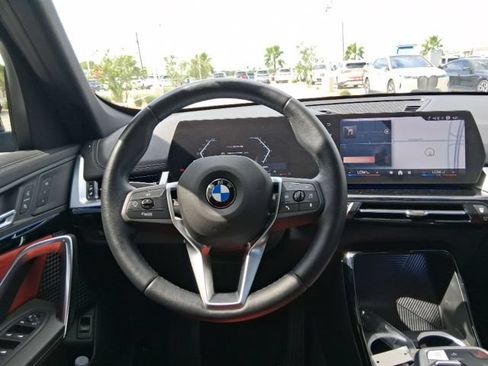 Used 2025 BMW X1 xDrive28i AWD/4WD image 9