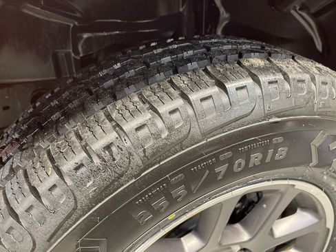 Certified 2020 Jeep Gladiator Overland w/ LED Lighting Group image 26