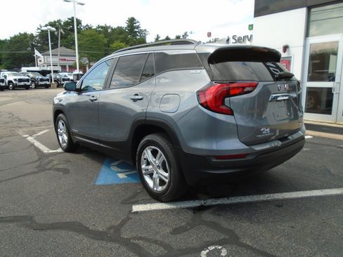 Used 2021 GMC Terrain SLE w/ Driver Convenience Package AWD/4WD image 9