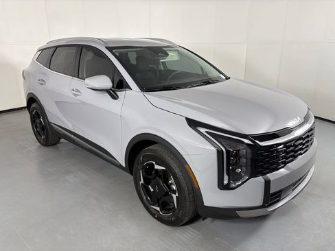 New 2026 Kia Sportage EX AWD/4WD image 2
