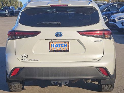 Used 2020 Toyota Highlander XLE image 5