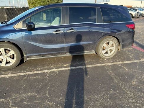 Used 2019 Honda Odyssey EX image 3